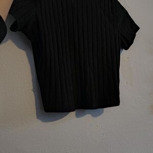 Bozzolo Black Ribbed Crop Top